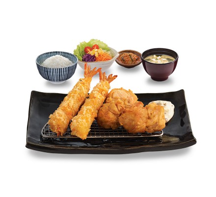 กุ้งชุบแป้งทอดกับไก่คาราอาเกะ